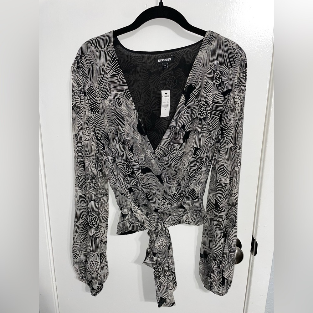 Express Monochrome Floral Wrap Blouse